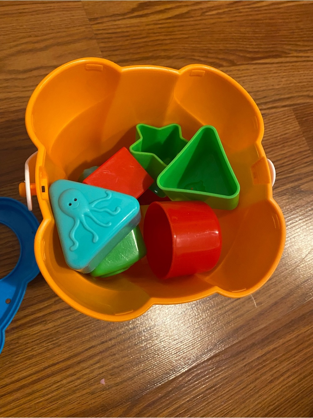 Shape Sorter Bucket - Picture 4 of 7